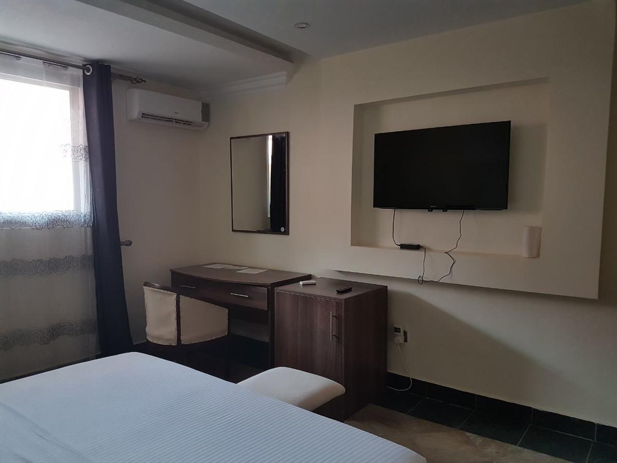 Ceamo Prestige Lodge Lodwar Екстериор снимка
